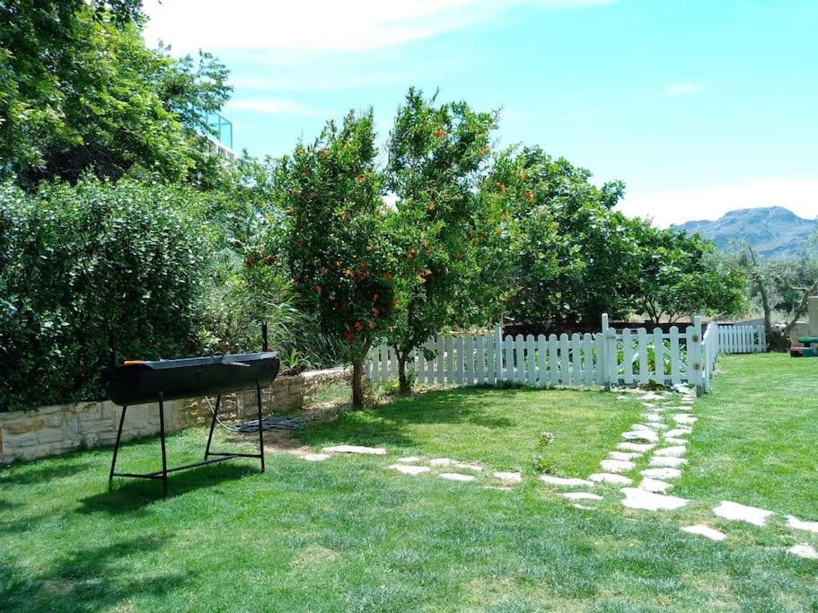 Antonia Apartment ปลาเกียส ภายนอก รูปภาพ